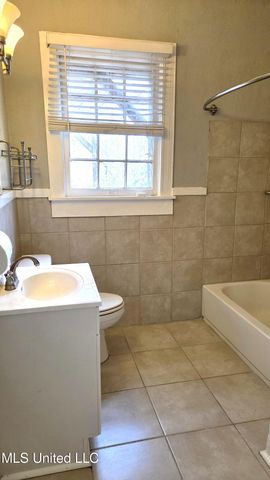 1039 Monroe Street, Jackson, MS 39202