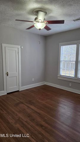 1039 Monroe Street, Jackson, MS 39202