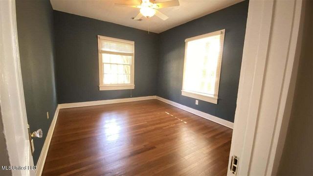 1039 Monroe Street, Jackson, MS 39202