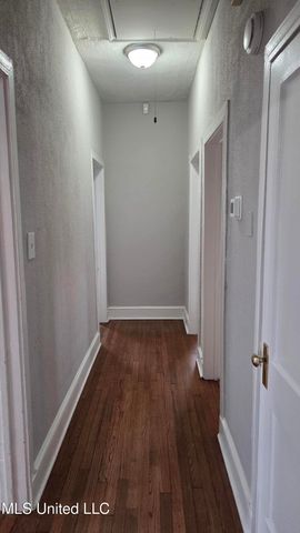 1039 Monroe Street, Jackson, MS 39202