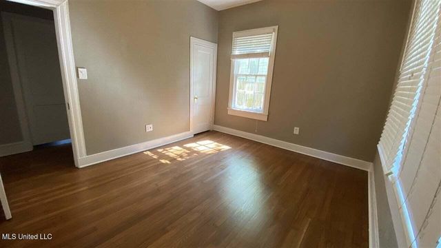 1039 Monroe Street, Jackson, MS 39202