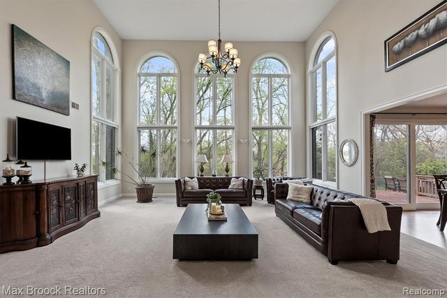 398 Shrewsbury Drive, Clarkston, MI 48348
