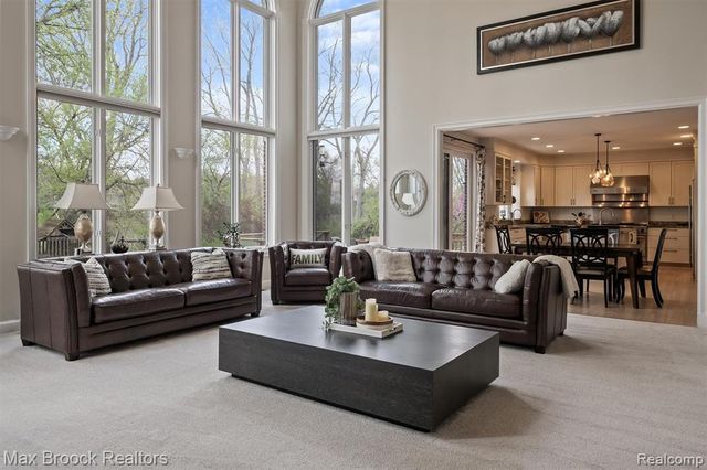 398 Shrewsbury Drive, Clarkston, MI 48348