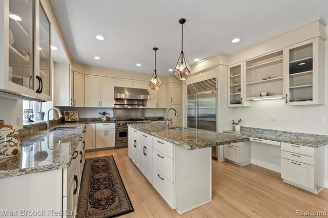 398 Shrewsbury Drive, Clarkston, MI 48348