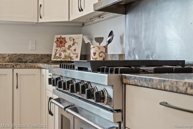 398 Shrewsbury Drive, Clarkston, MI 48348