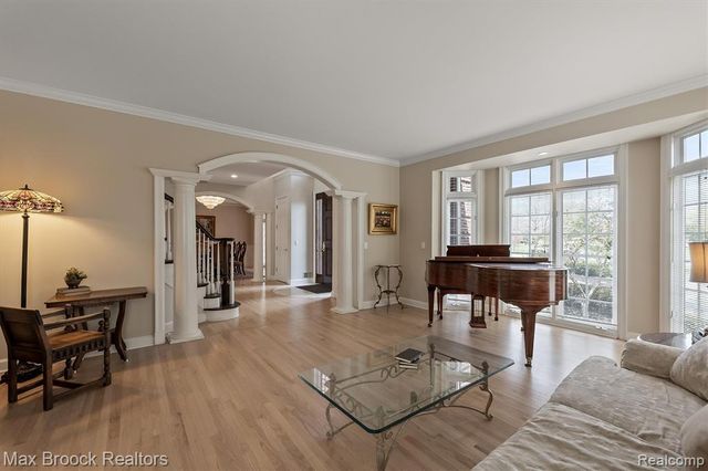 398 Shrewsbury Drive, Clarkston, MI 48348