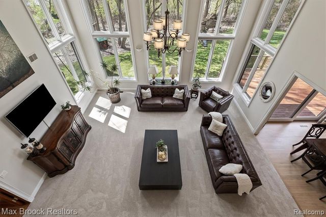 398 Shrewsbury Drive, Clarkston, MI 48348
