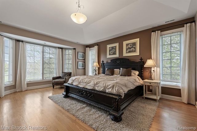 398 Shrewsbury Drive, Clarkston, MI 48348