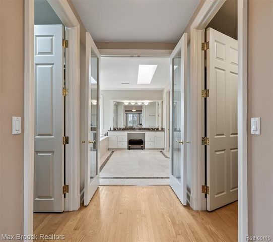 398 Shrewsbury Drive, Clarkston, MI 48348
