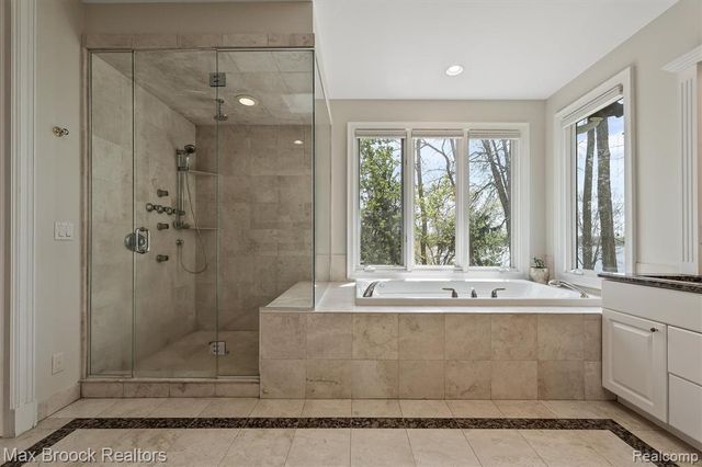 398 Shrewsbury Drive, Clarkston, MI 48348
