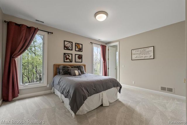 398 Shrewsbury Drive, Clarkston, MI 48348