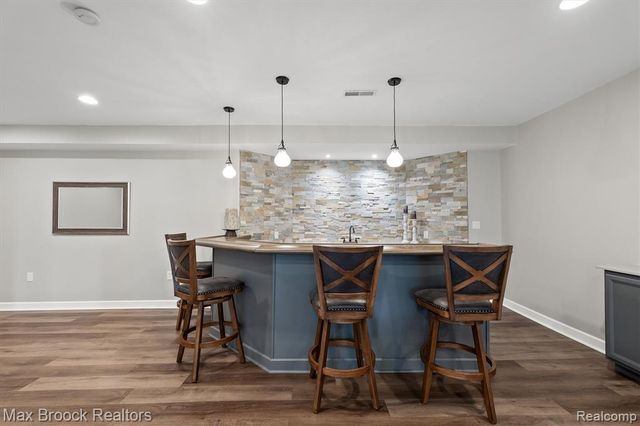398 Shrewsbury Drive, Clarkston, MI 48348