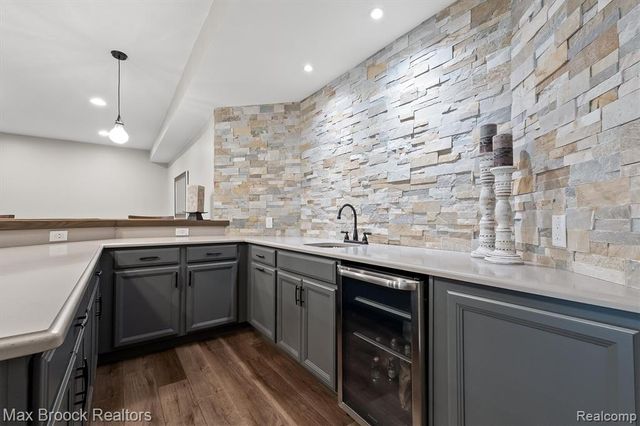 398 Shrewsbury Drive, Clarkston, MI 48348