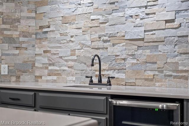 398 Shrewsbury Drive, Clarkston, MI 48348