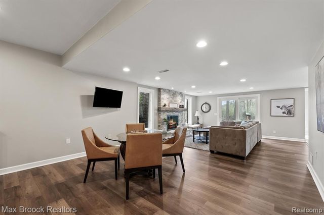 398 Shrewsbury Drive, Clarkston, MI 48348