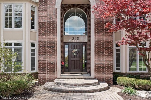 398 Shrewsbury Drive, Clarkston, MI 48348