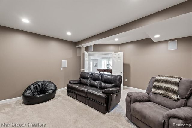 398 Shrewsbury Drive, Clarkston, MI 48348