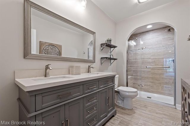 398 Shrewsbury Drive, Clarkston, MI 48348