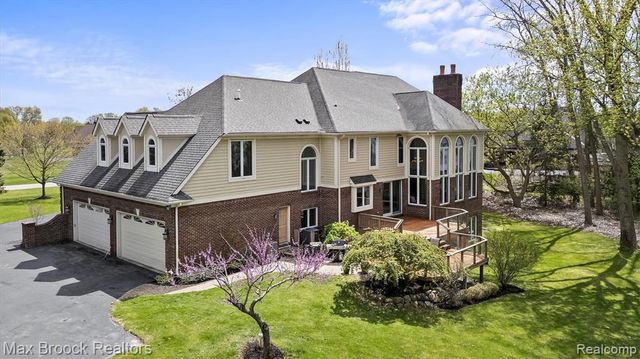398 Shrewsbury Drive, Clarkston, MI 48348