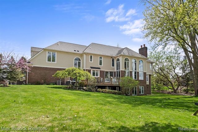 398 Shrewsbury Drive, Clarkston, MI 48348