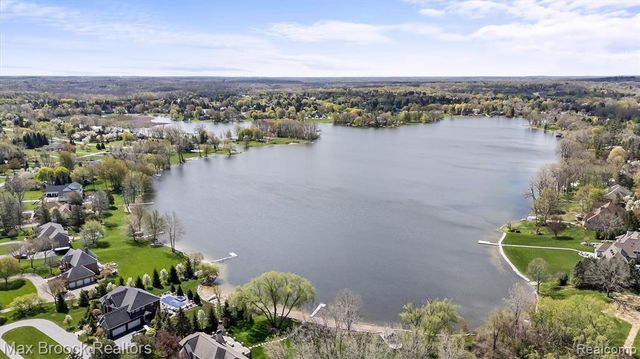 398 Shrewsbury Drive, Clarkston, MI 48348