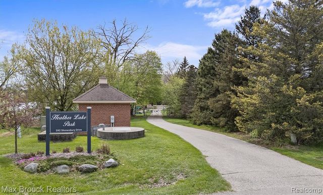 398 Shrewsbury Drive, Clarkston, MI 48348