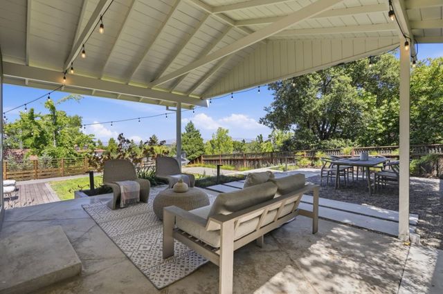3801 Vineyard Drive, Redwood City, CA 94061