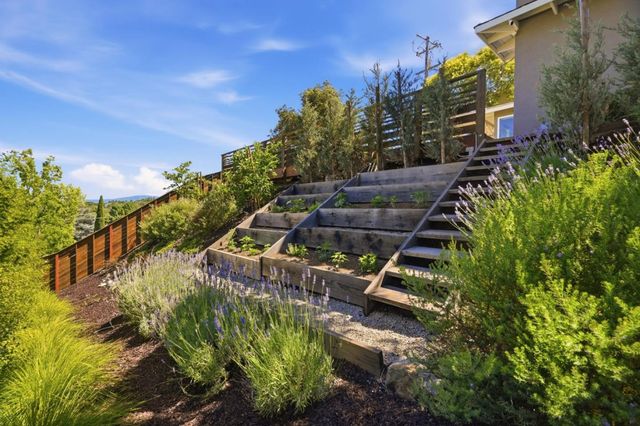 3801 Vineyard Drive, Redwood City, CA 94061