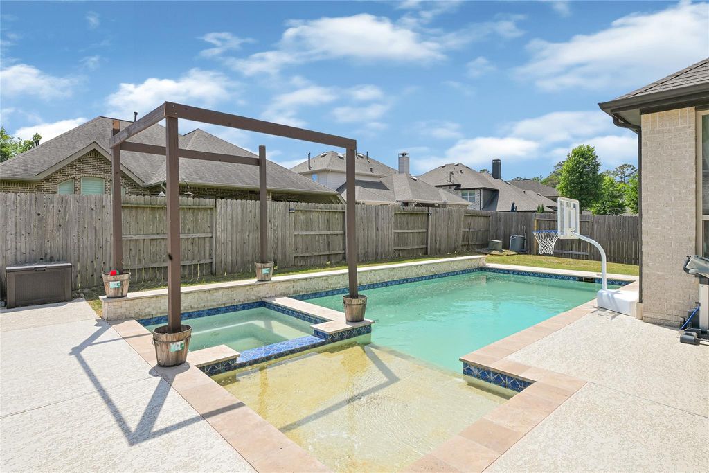 13018 Fernbank Forest Drive, Humble, TX 77346