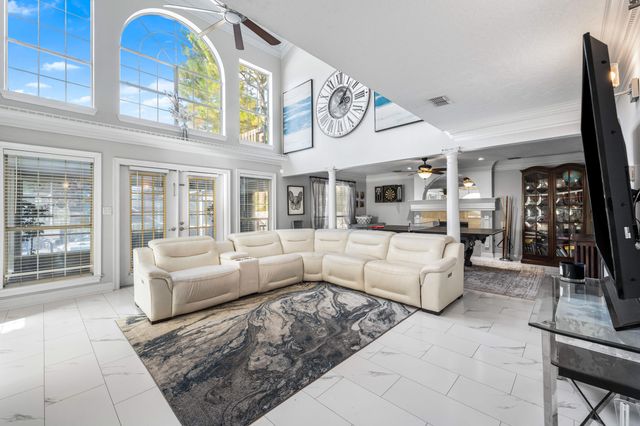 521 Parish Boulevard, Mary Esther, FL 32569