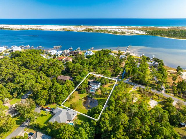 521 Parish Boulevard, Mary Esther, FL 32569