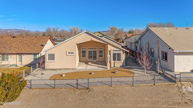 560 Wedge Lane, Fernley, NV 89408