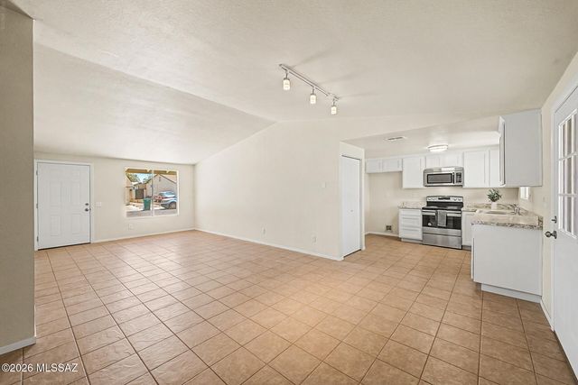 2520 W Vereda Felicidad, Tucson, AZ 85746