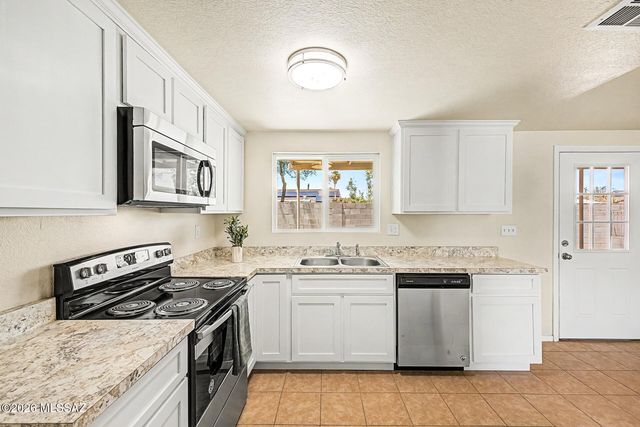 2520 W Vereda Felicidad, Tucson, AZ 85746