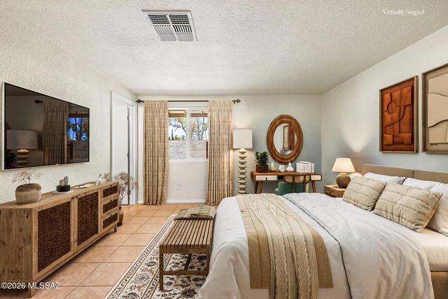 2520 W Vereda Felicidad, Tucson, AZ 85746
