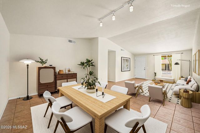 2520 W Vereda Felicidad, Tucson, AZ 85746