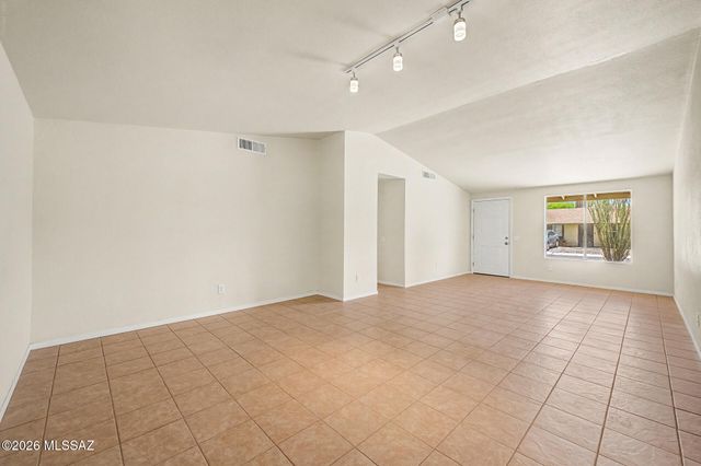 2520 W Vereda Felicidad, Tucson, AZ 85746