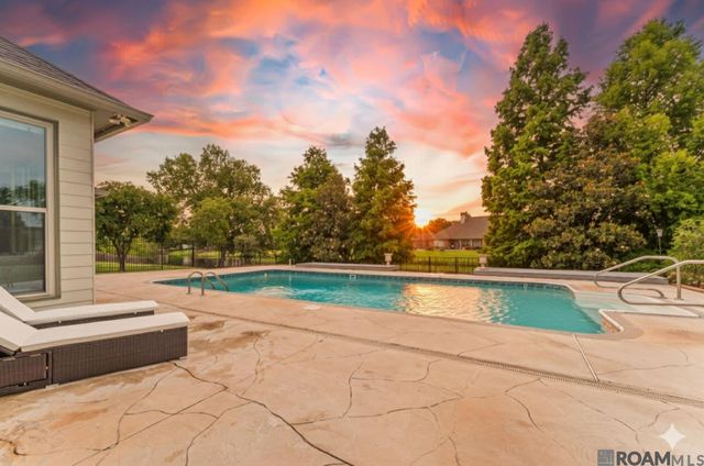 39359 Lakeland Ave, Prairieville, LA 70769