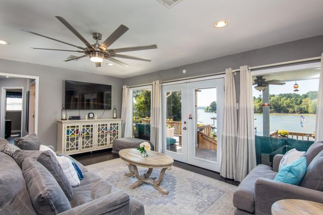 150 Edgewater Way, Point Blank, TX 77364