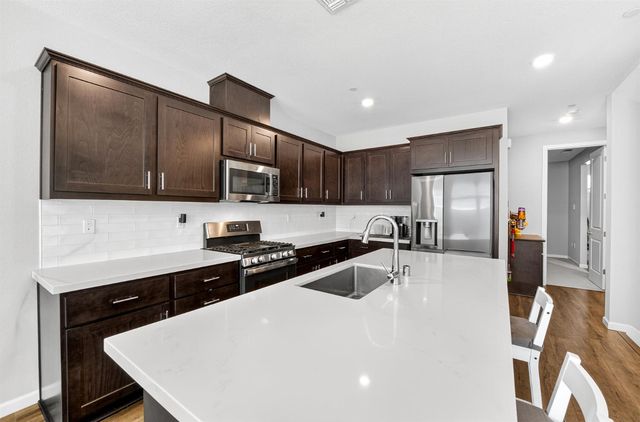 2945 Toulouse Walk, Sacramento, CA 95834