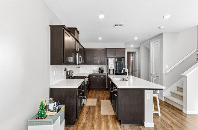 2945 Toulouse Walk, Sacramento, CA 95834