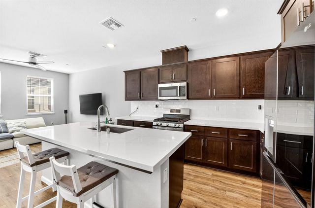 2945 Toulouse Walk, Sacramento, CA 95834