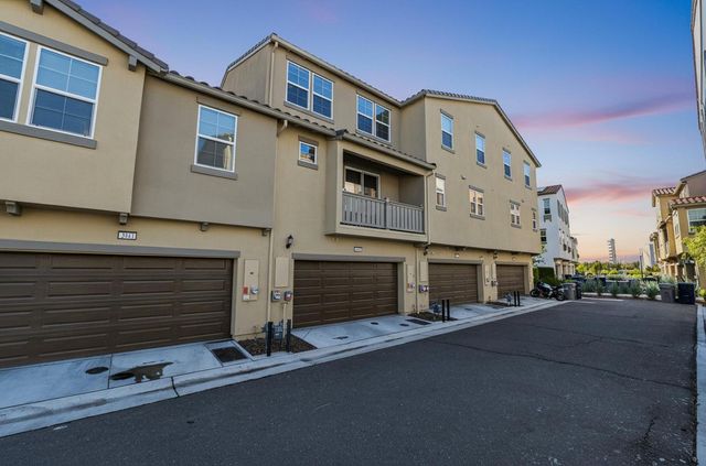 2945 Toulouse Walk, Sacramento, CA 95834