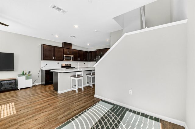 2945 Toulouse Walk, Sacramento, CA 95834