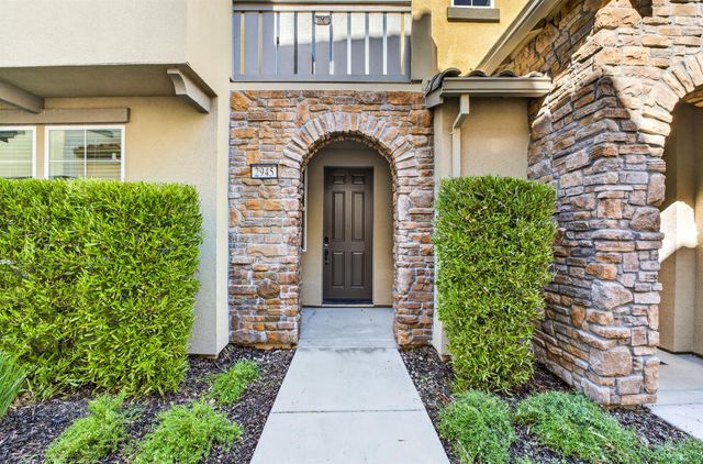2945 Toulouse Walk, Sacramento, CA 95834