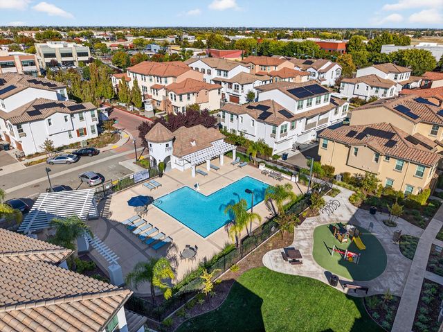 2945 Toulouse Walk, Sacramento, CA 95834