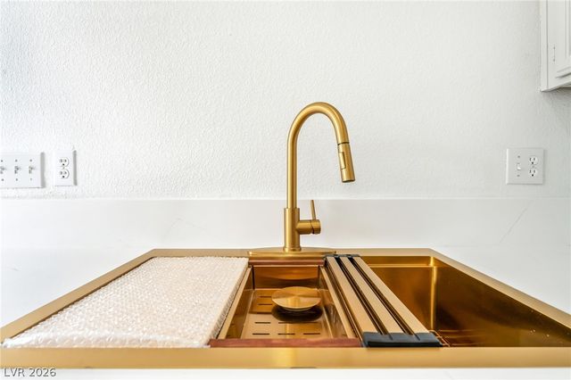 913 Jade Plant Street, Las Vegas, NV 89106