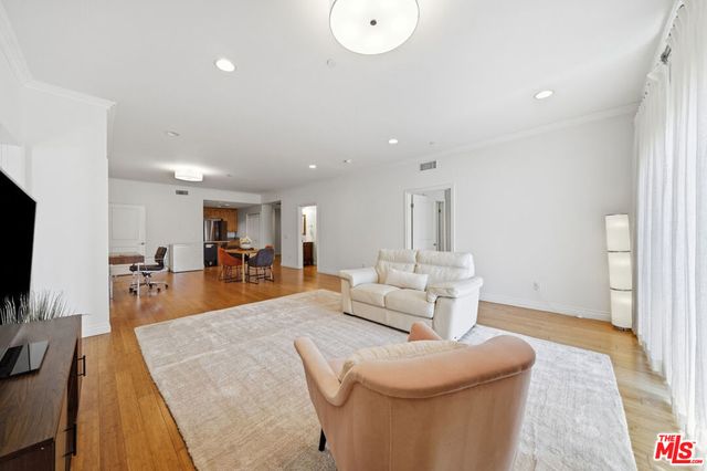 722 S Oxford Avenue 305, Los Angeles, CA 90005