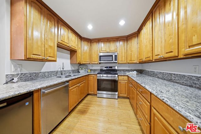 722 S Oxford Avenue 305, Los Angeles, CA 90005