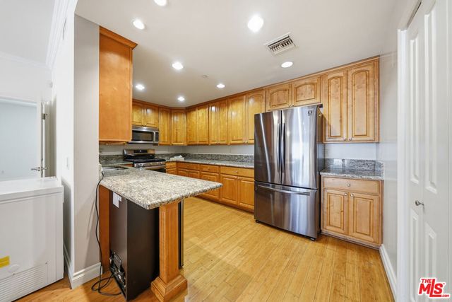 722 S Oxford Avenue 305, Los Angeles, CA 90005